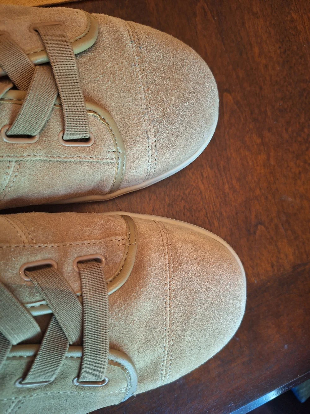 Wide Width Vionic Sandy Suede Lace-Up Sneakers 9.5 Wide